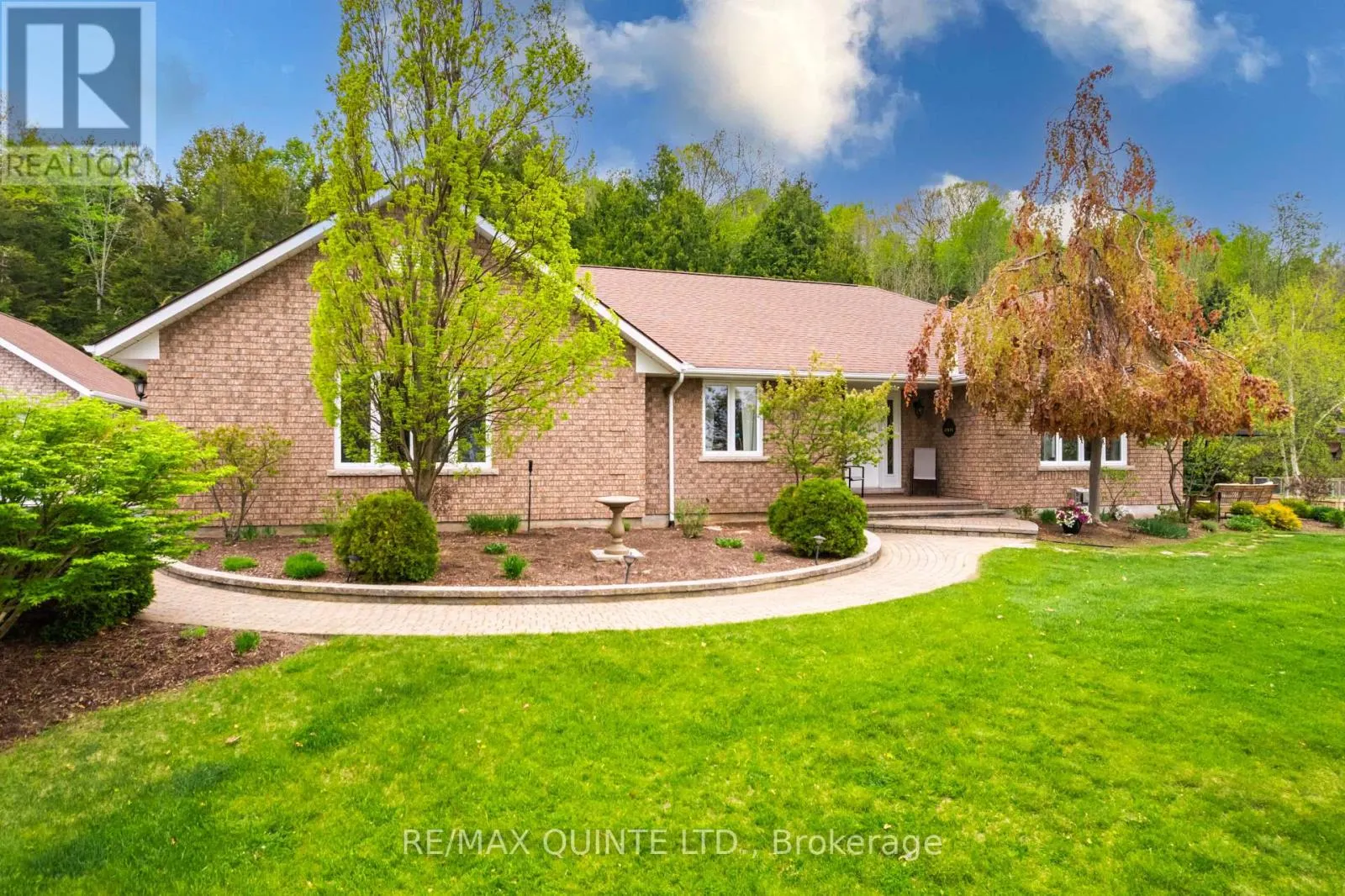 38 OAKRIDGE DRIVE