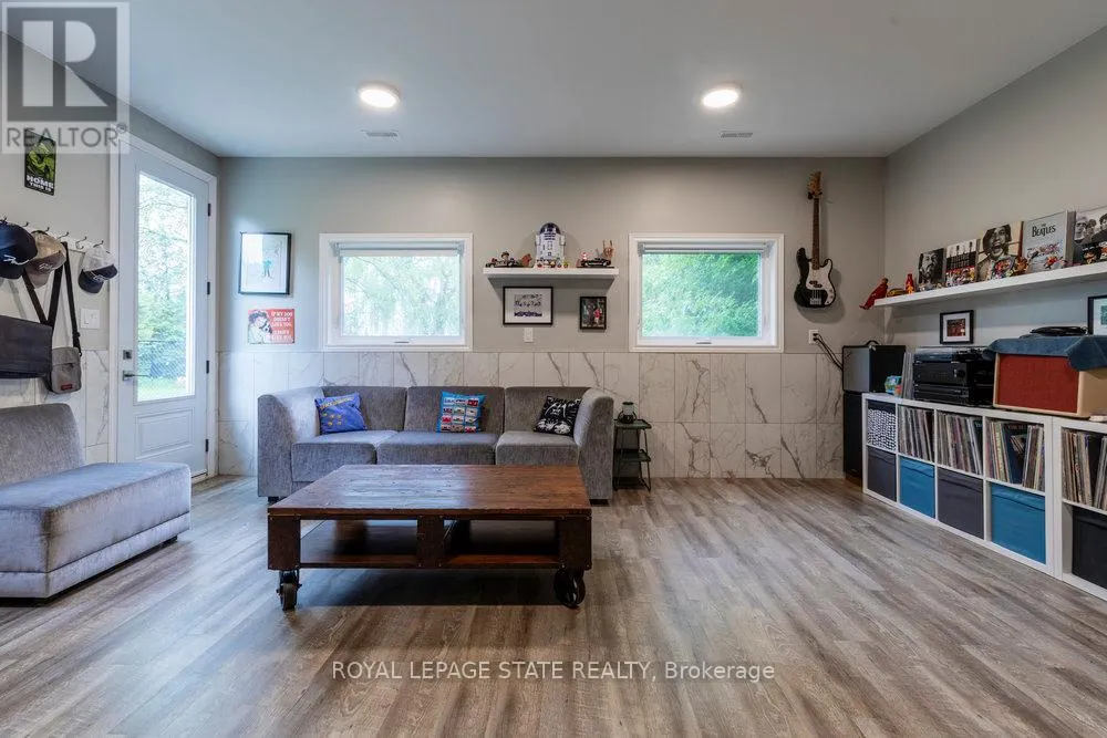 183 SUNNYRIDGE ROAD