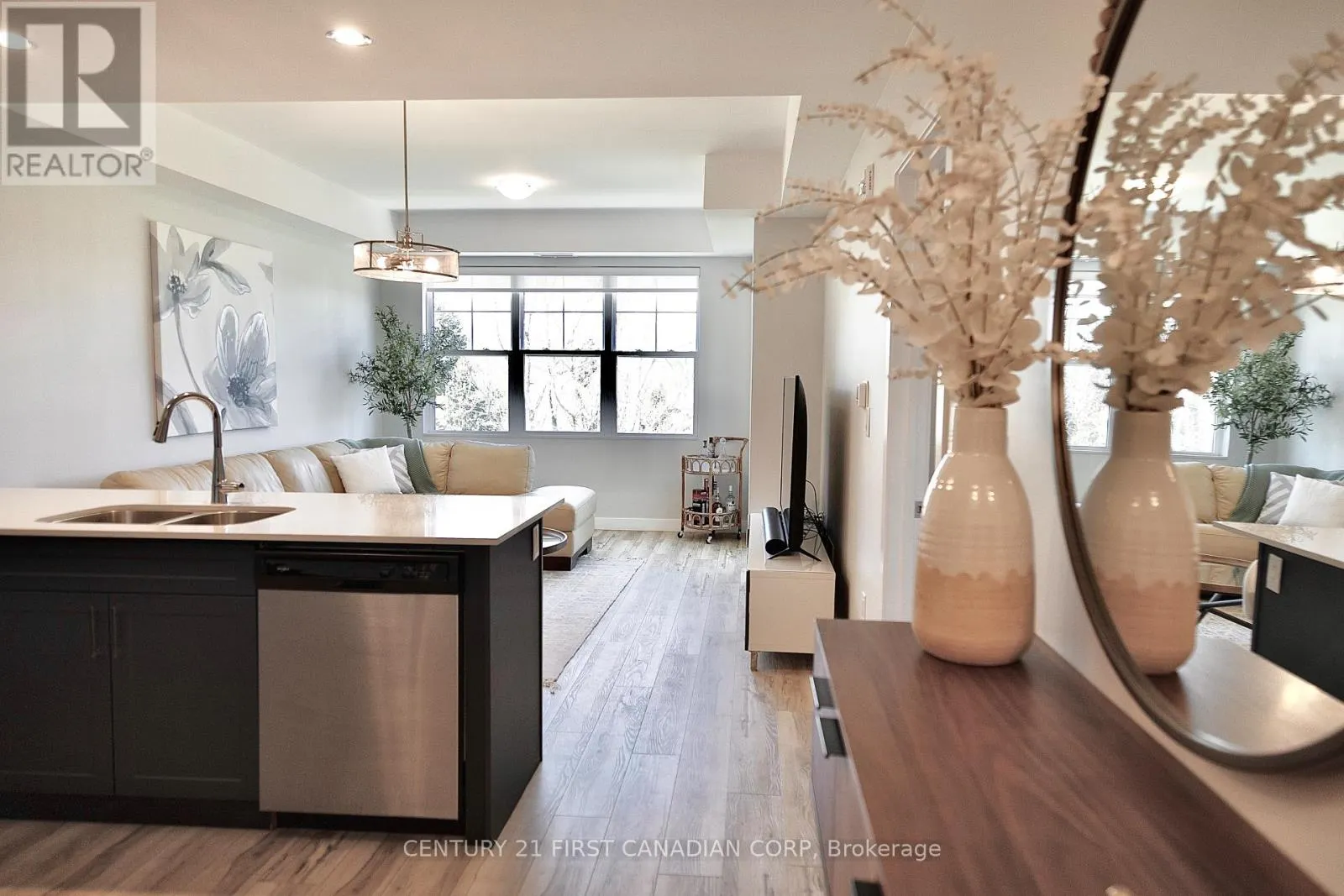 403 - 100 THE PROMENADE, #403