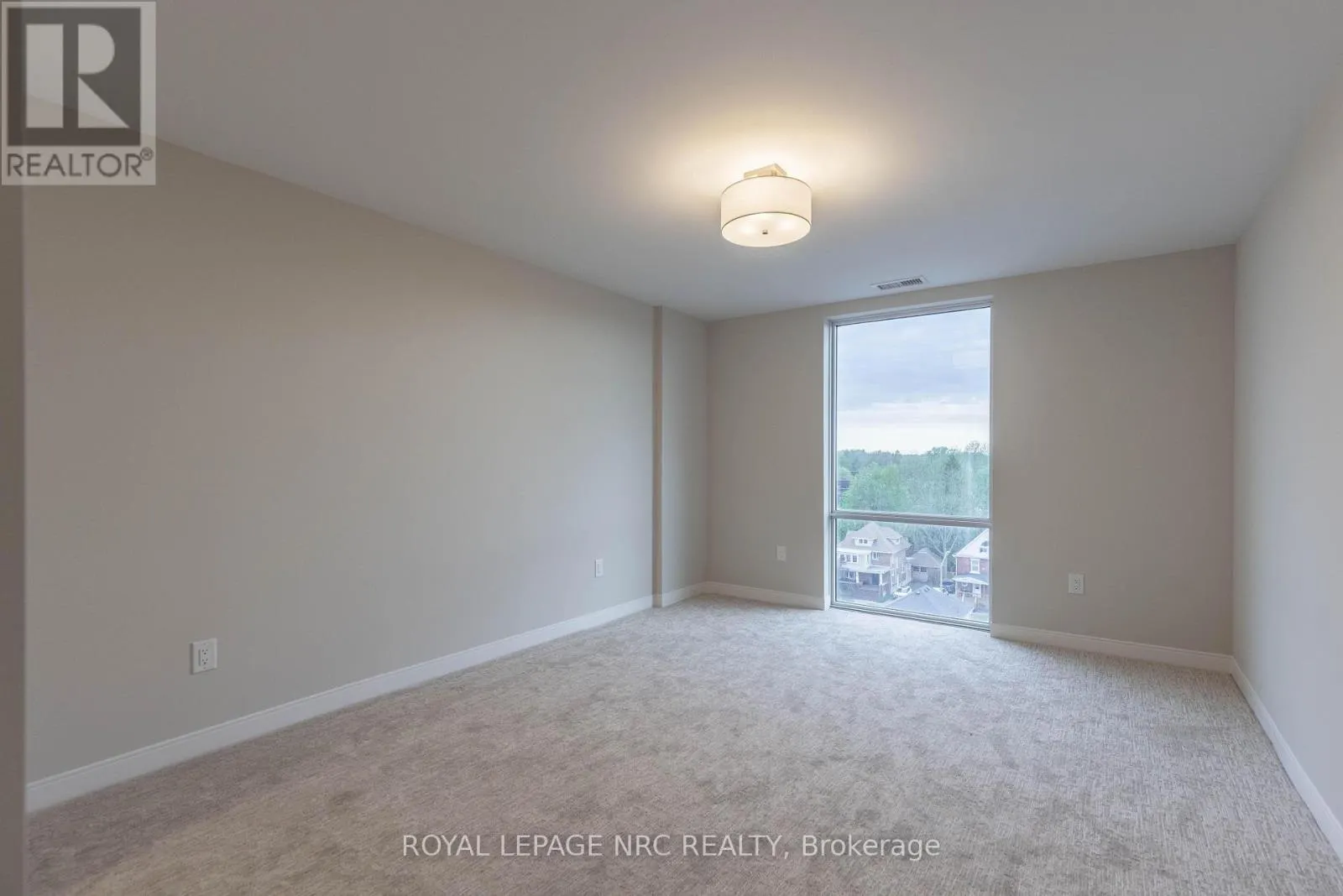 602 - 118 WEST STREET, #602