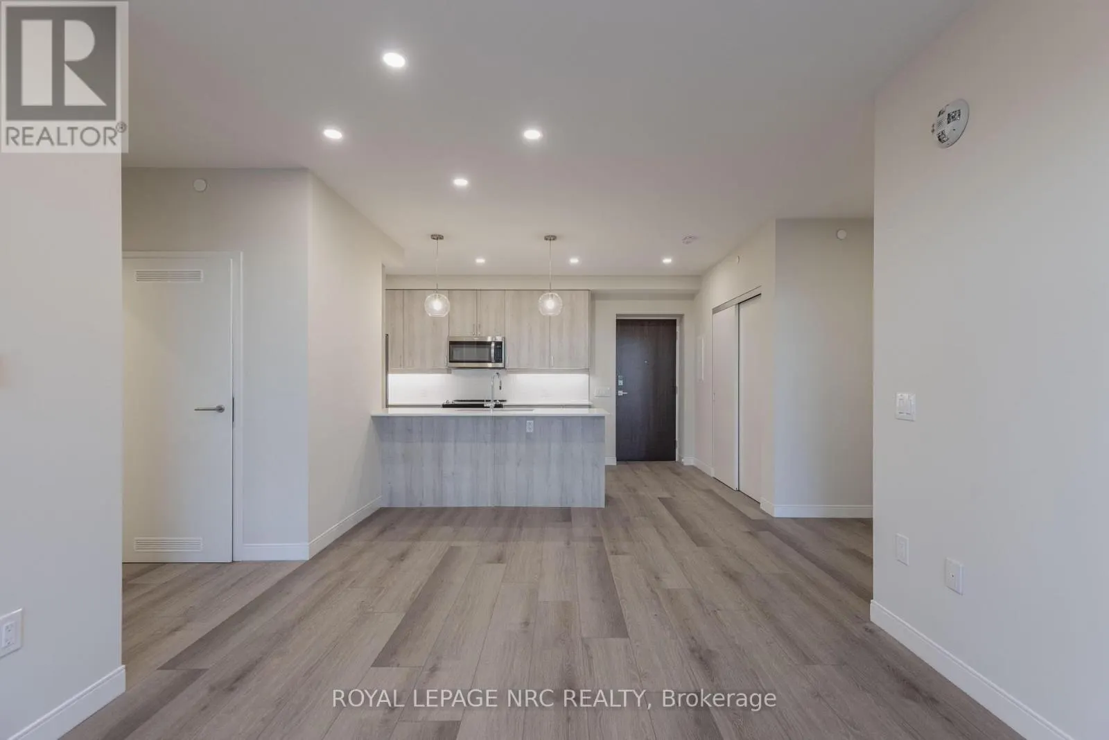 602 - 118 WEST STREET, #602