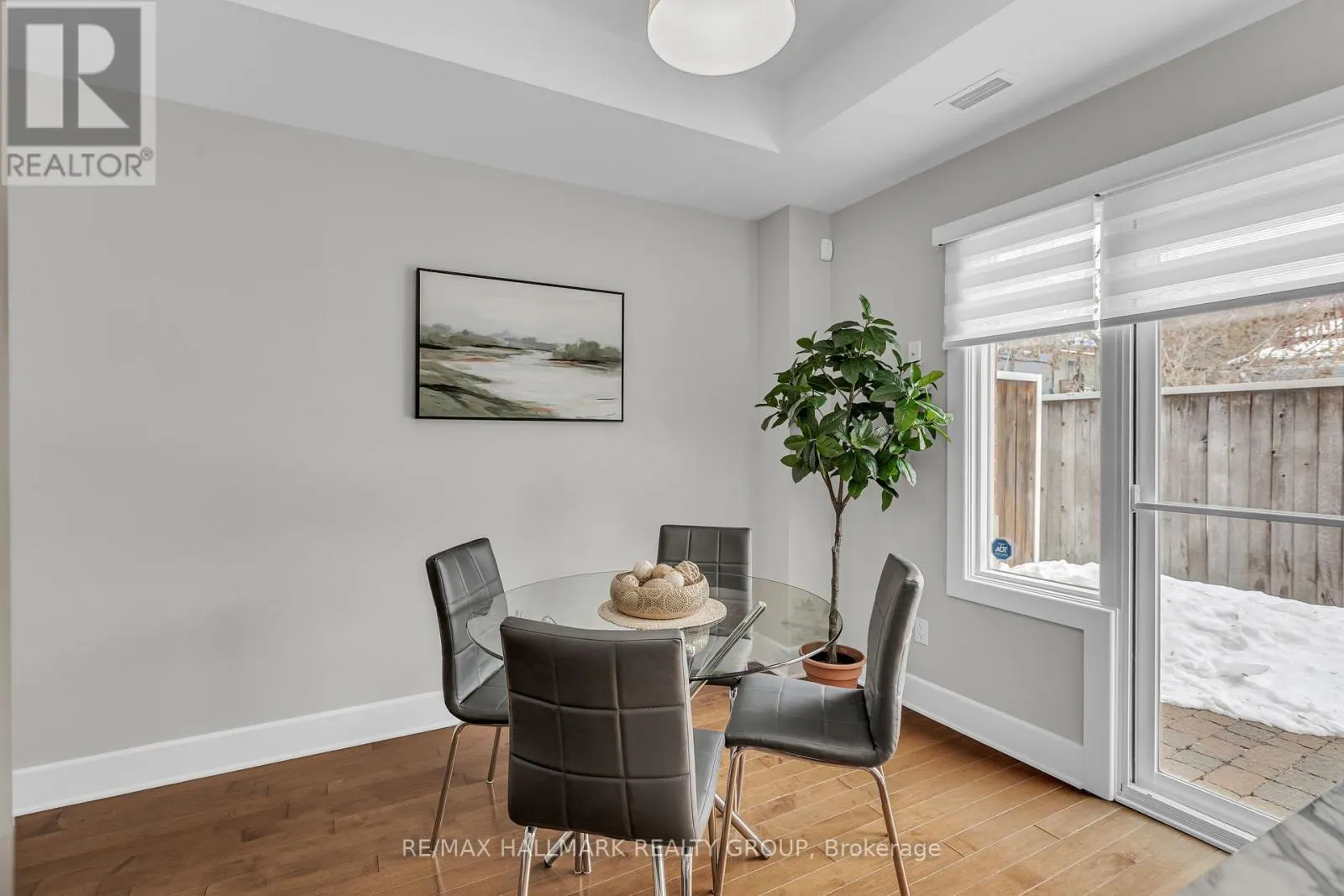 D124 - 124 GUIGUES AVENUE