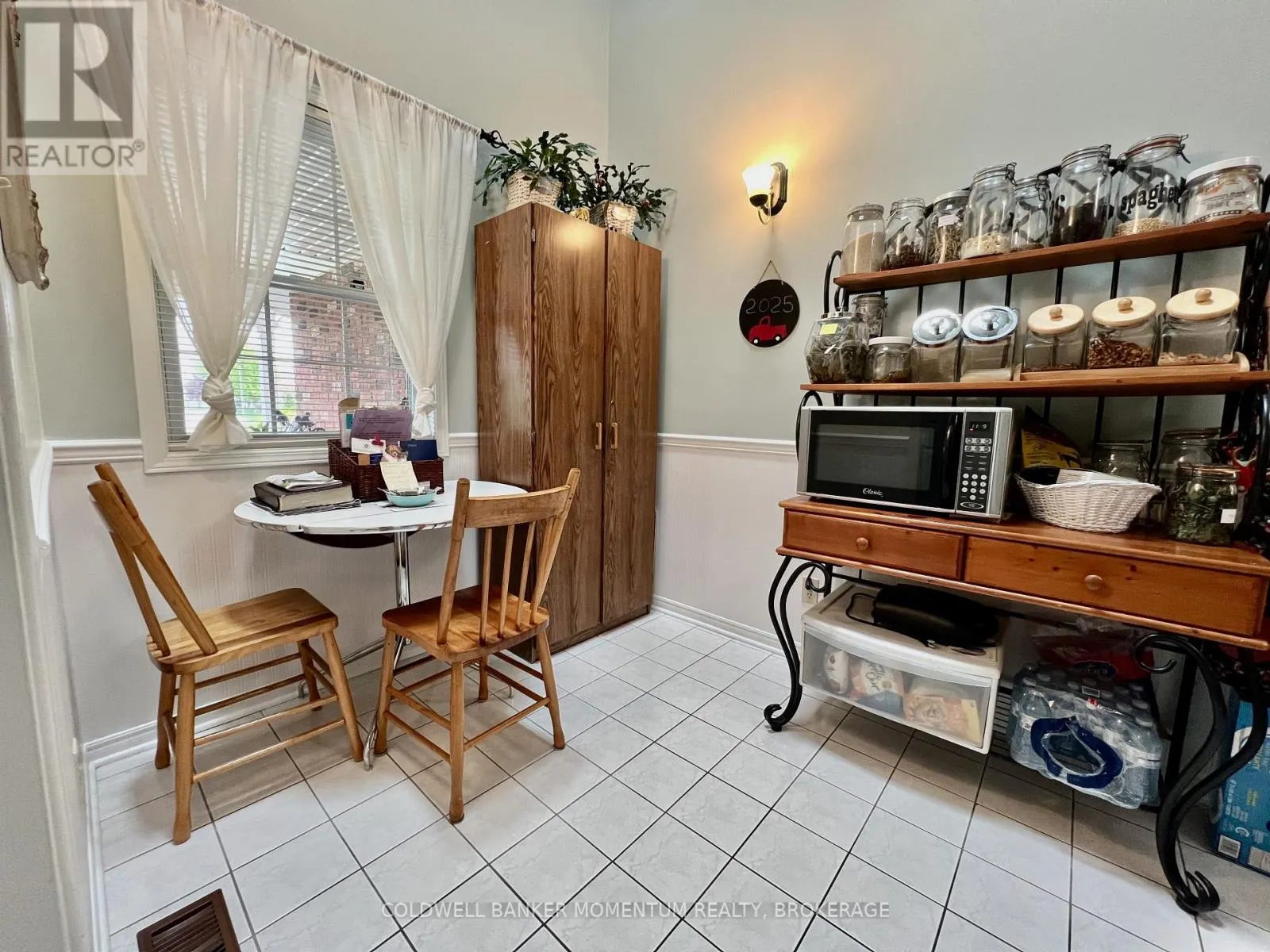 1 - 4114-1 BUTTERNUT COURT, #1