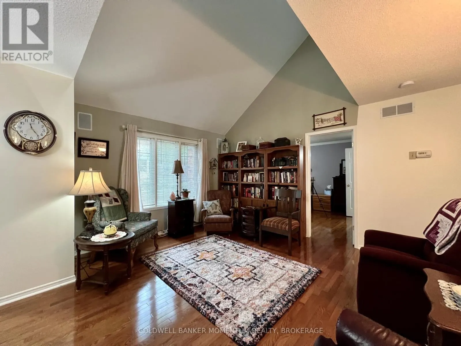 1 - 4114-1 BUTTERNUT COURT, #1