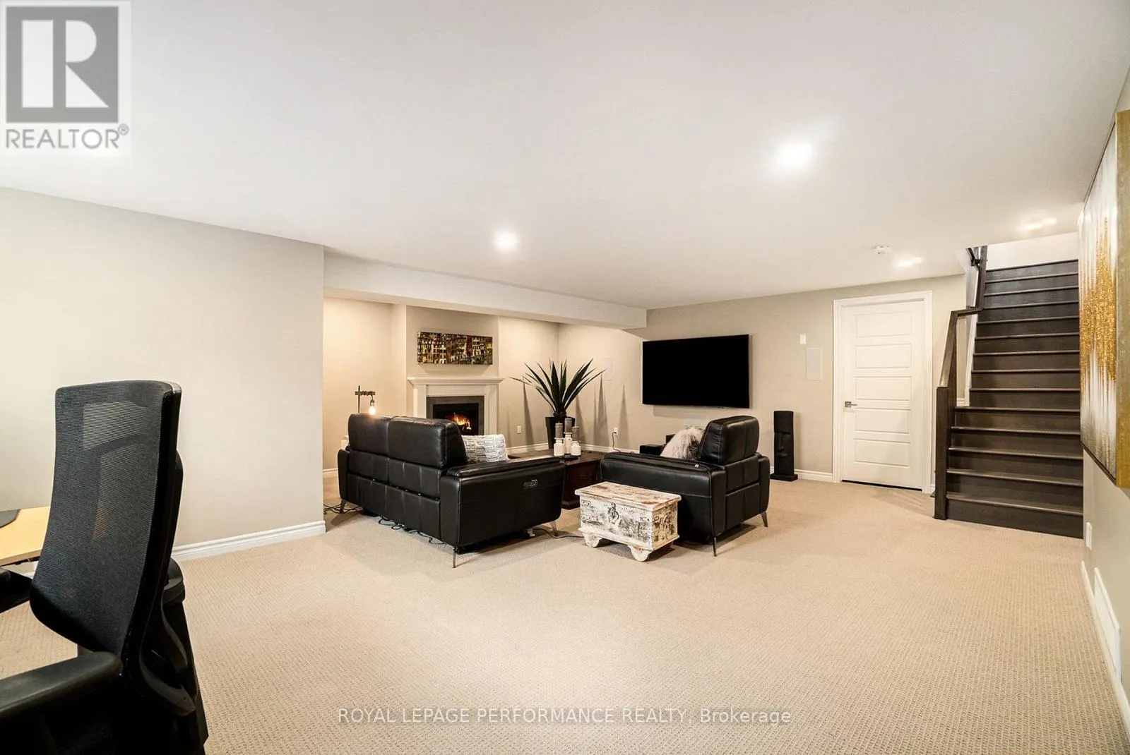 82 KAYENTA STREET