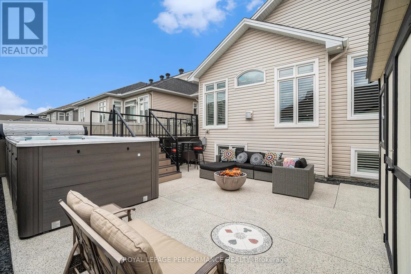 82 KAYENTA STREET
