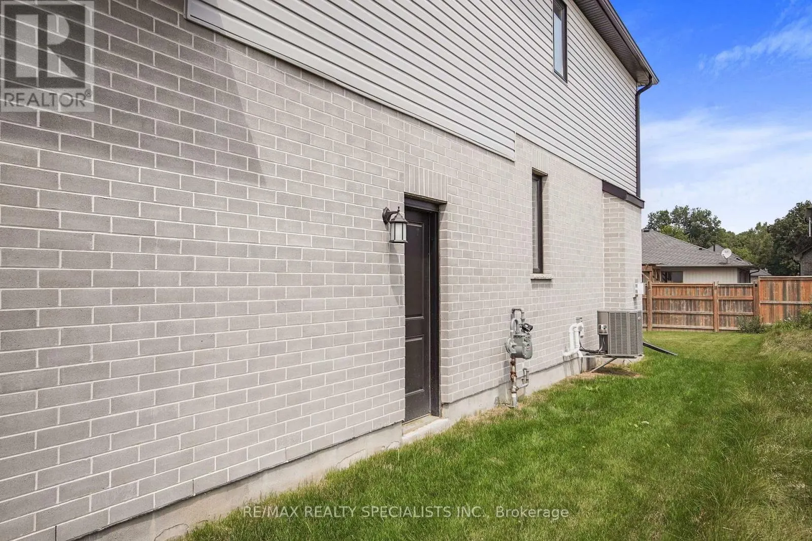 30 SYCAMORE DRIVE N