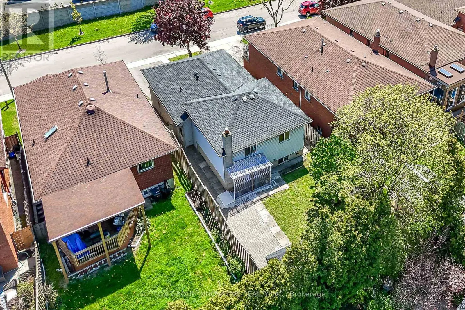 107 LEGGETT CRESCENT