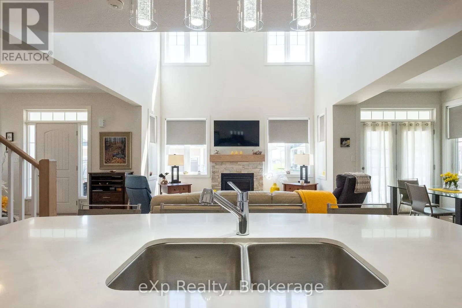 300 SANDPIPER LANE