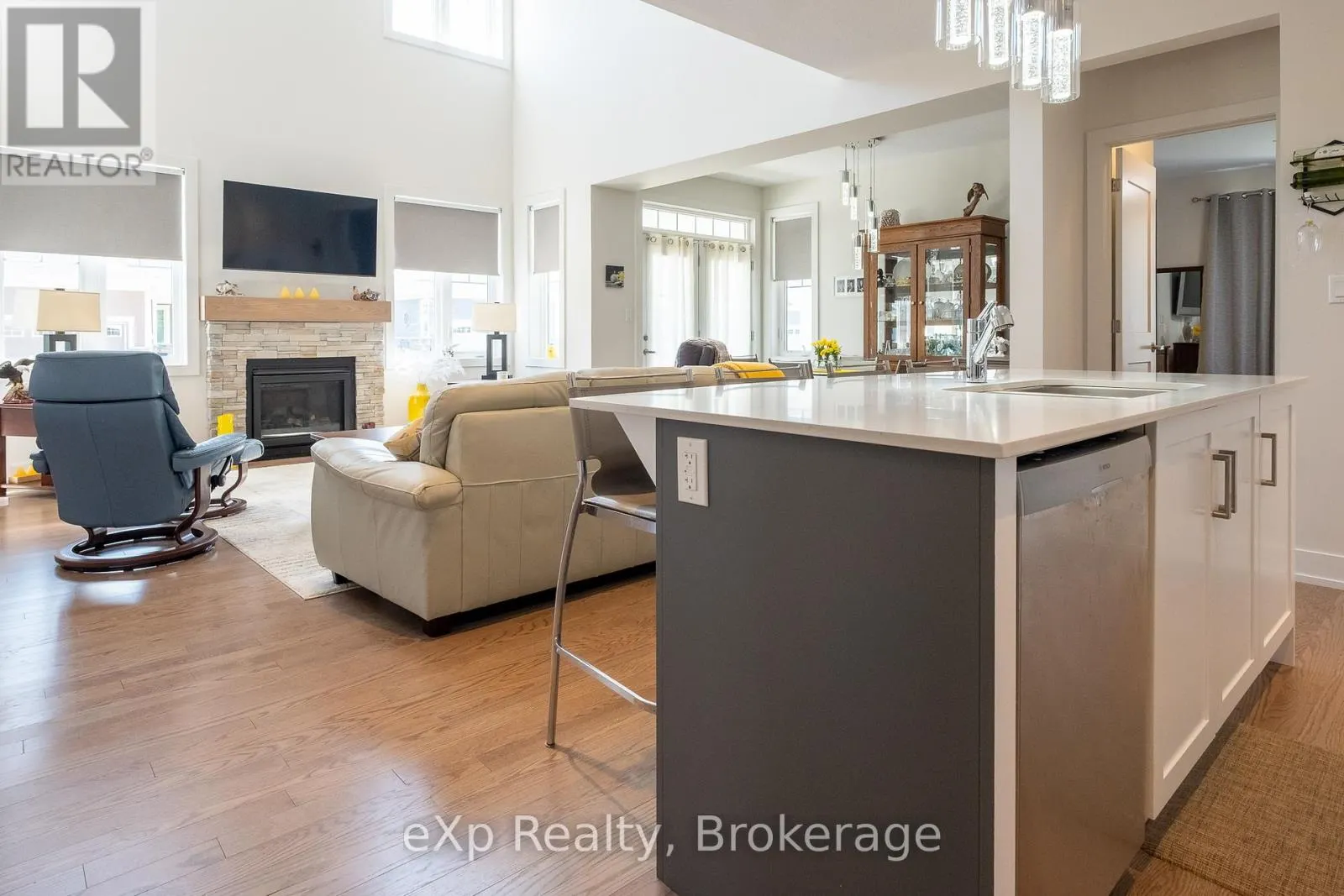 300 SANDPIPER LANE