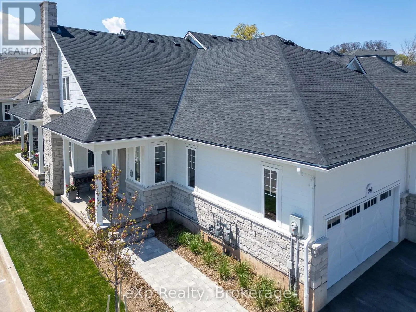 300 SANDPIPER LANE