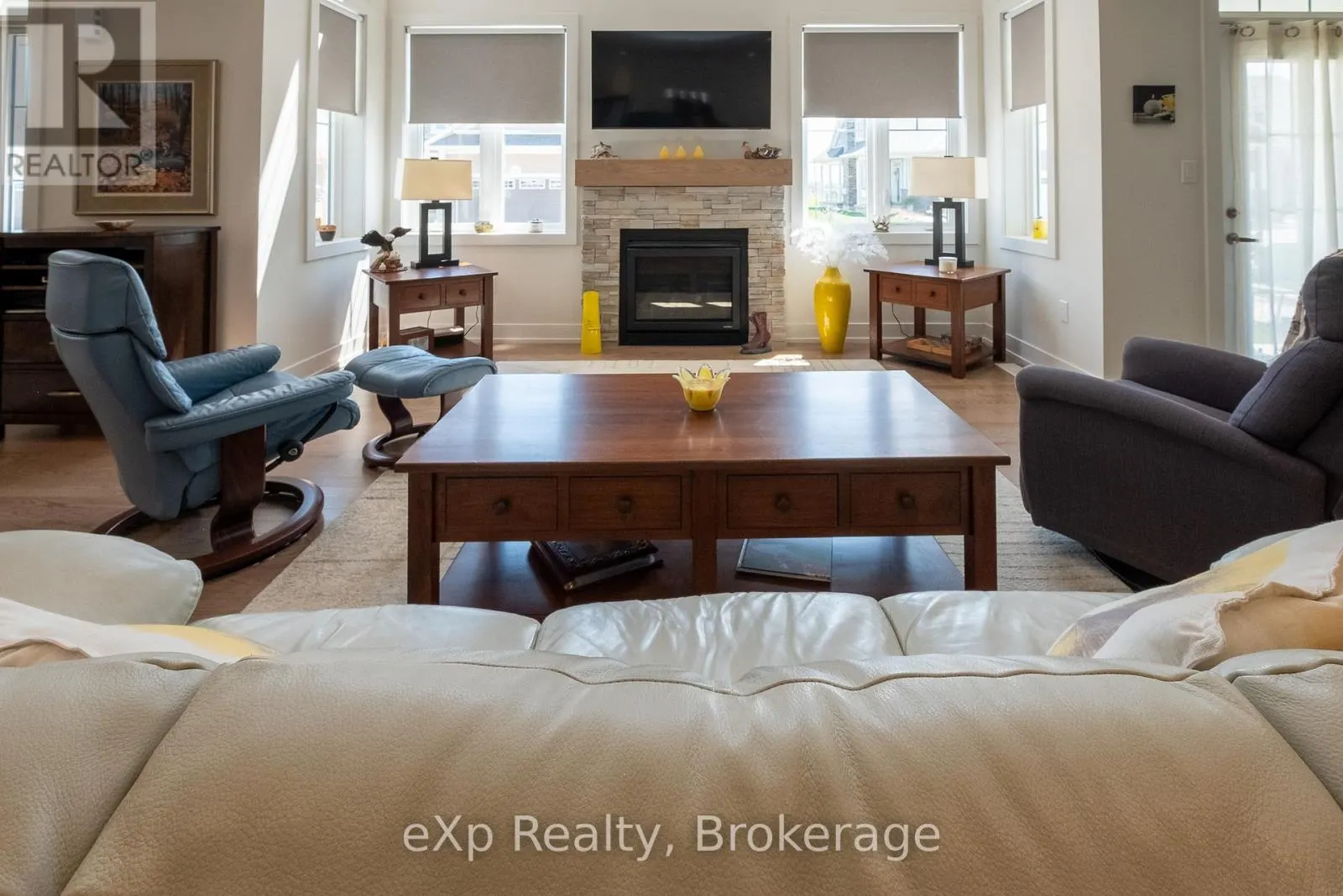 300 SANDPIPER LANE