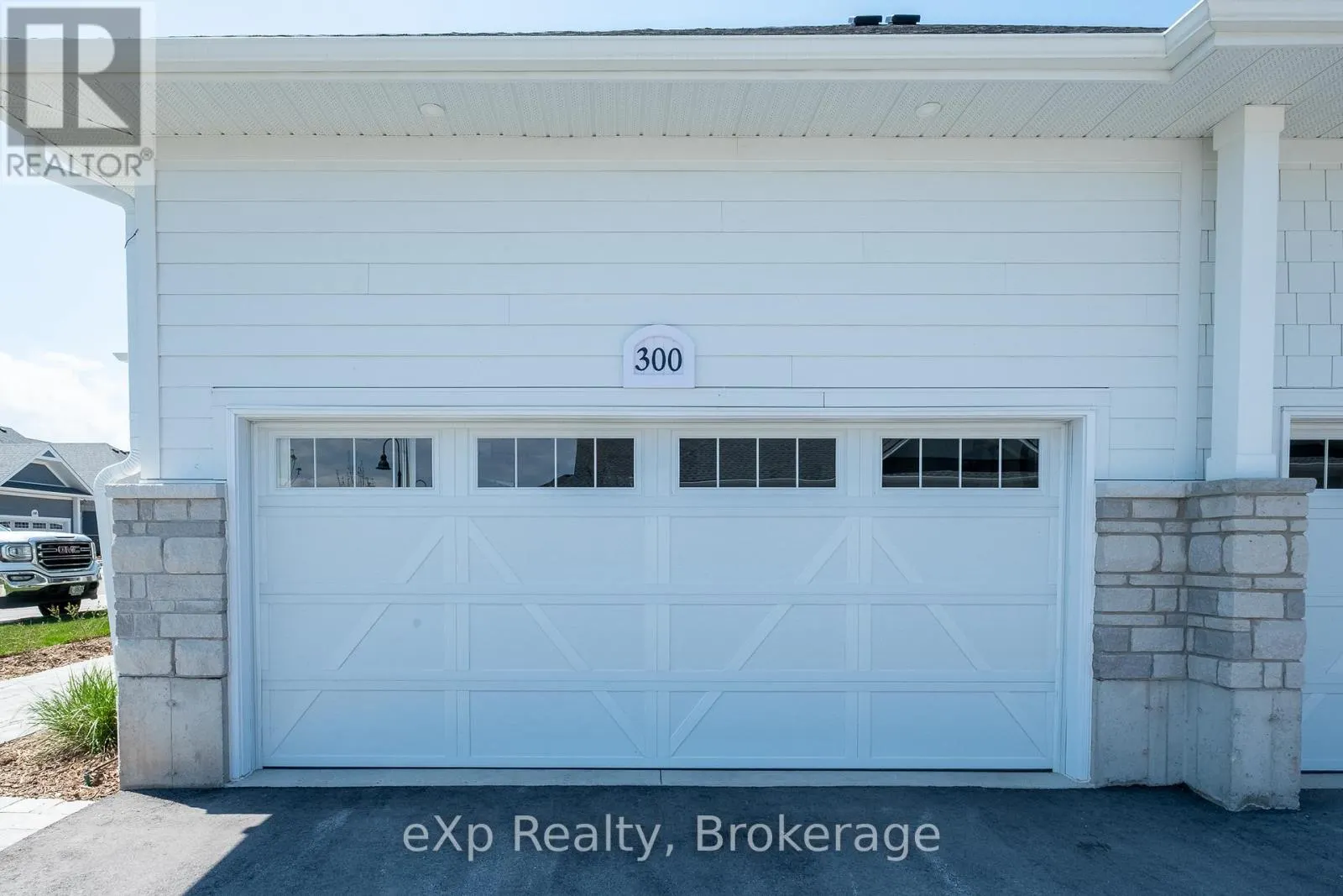 300 SANDPIPER LANE