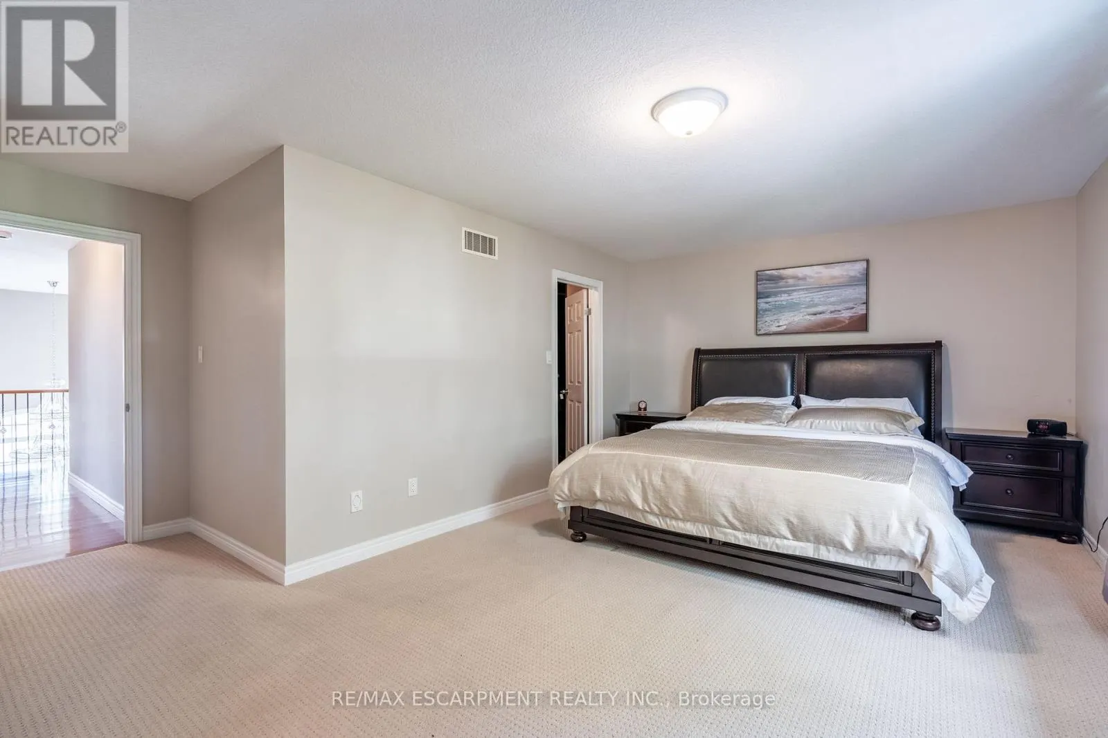 24 EDGECROFT CRESCENT