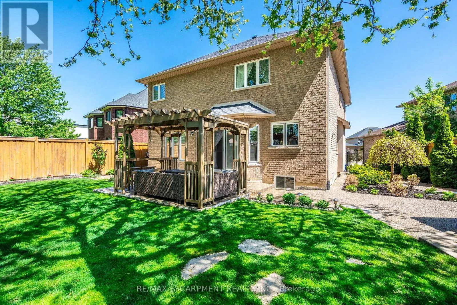 24 EDGECROFT CRESCENT