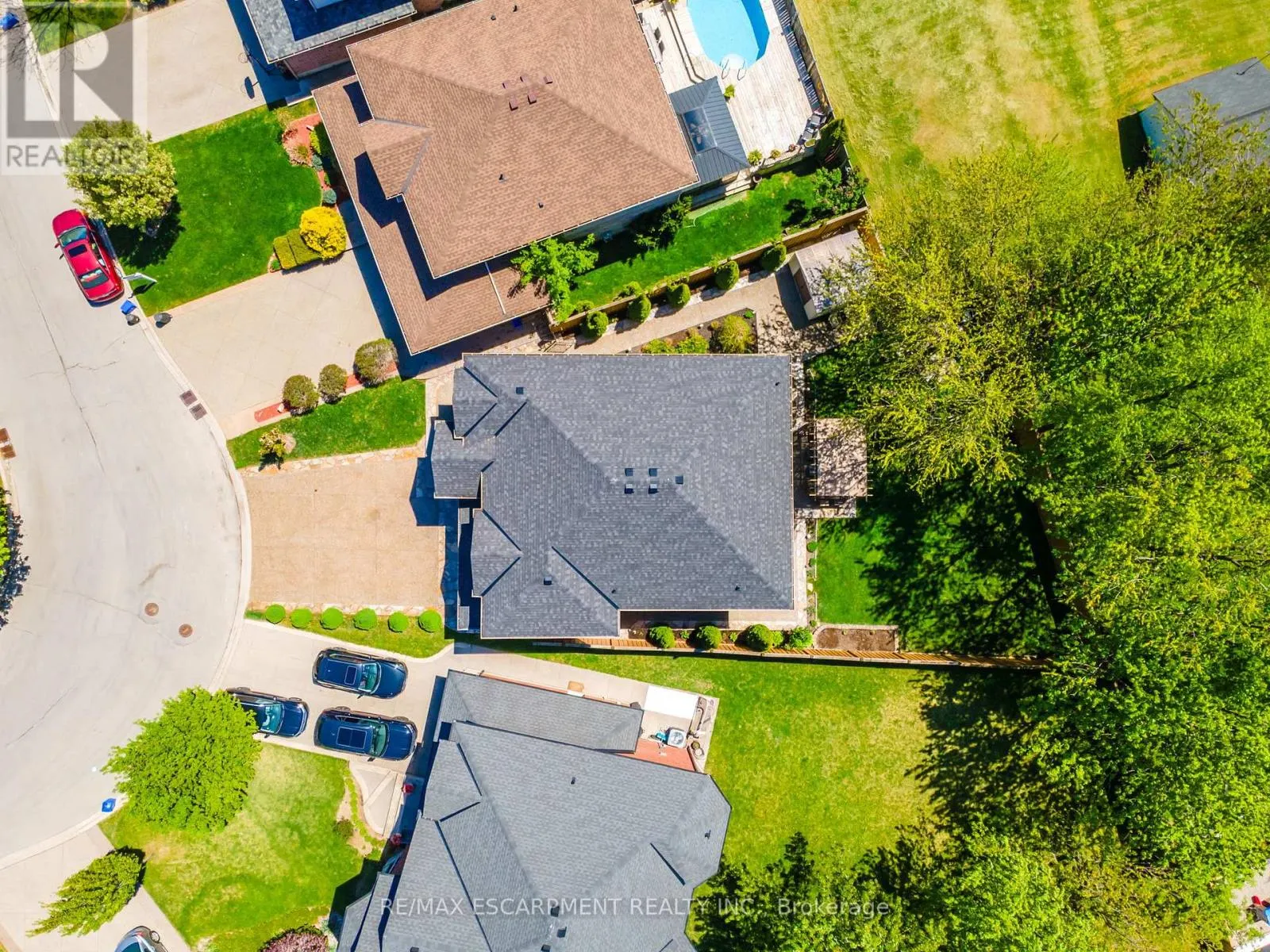 24 EDGECROFT CRESCENT