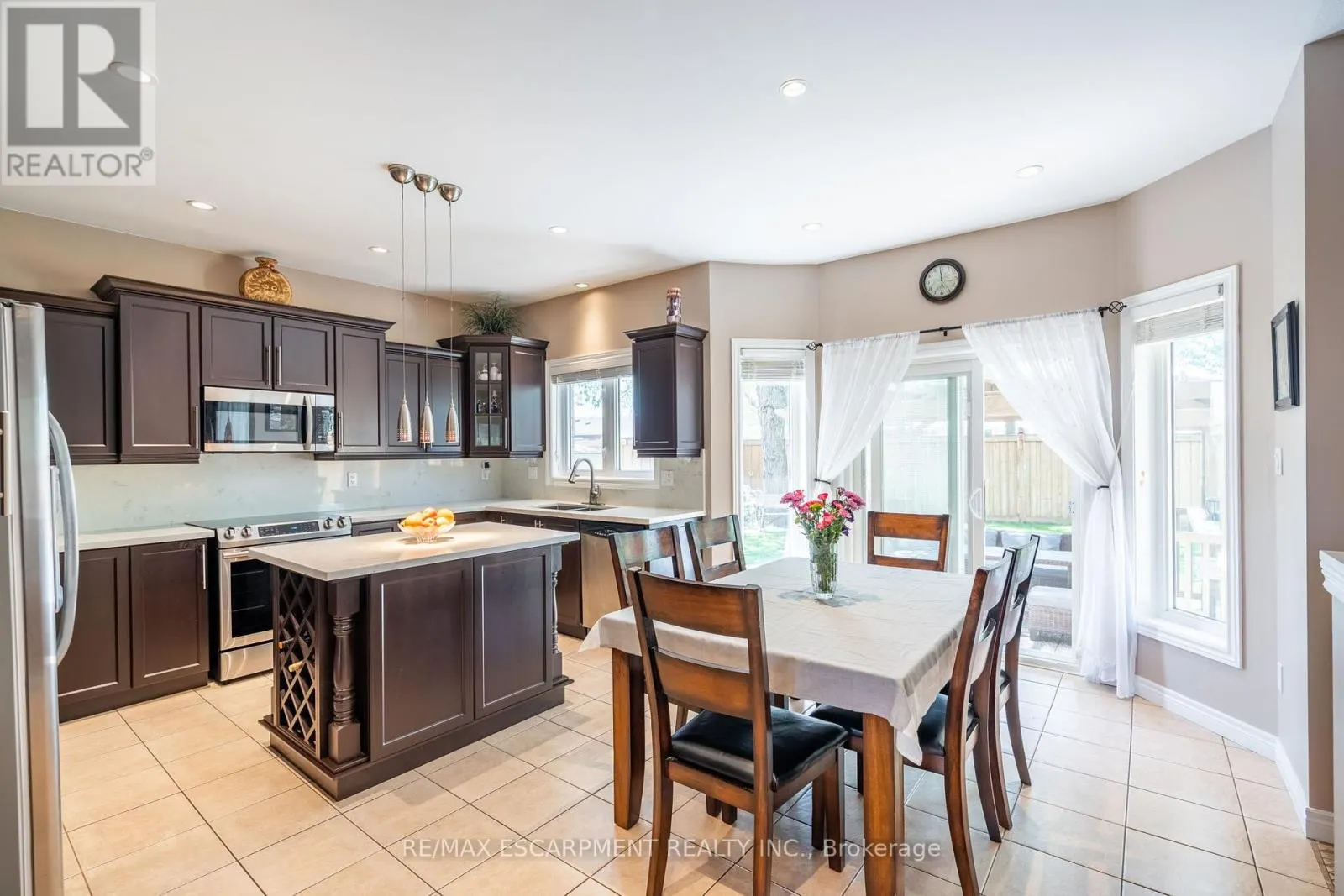24 EDGECROFT CRESCENT