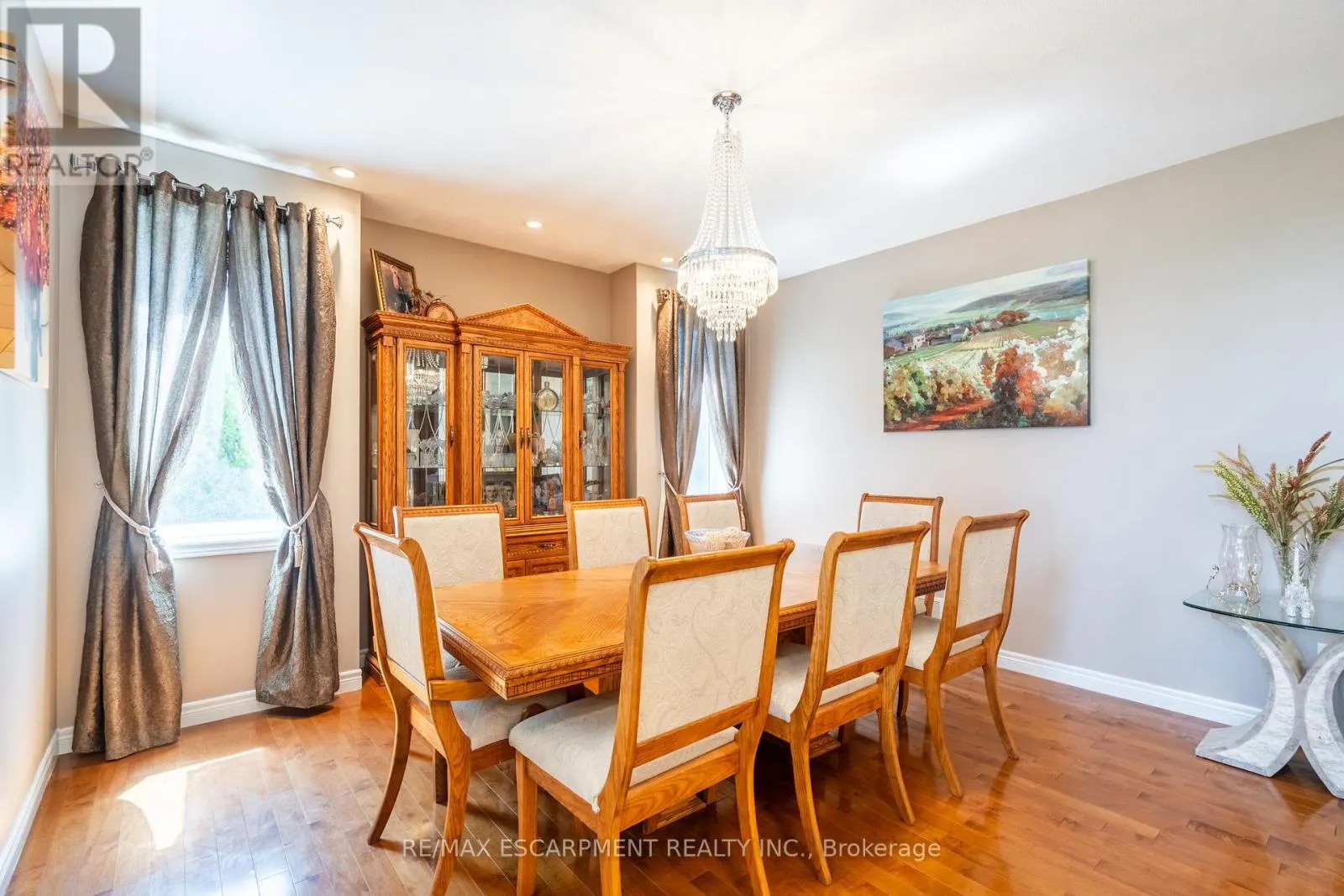24 EDGECROFT CRESCENT