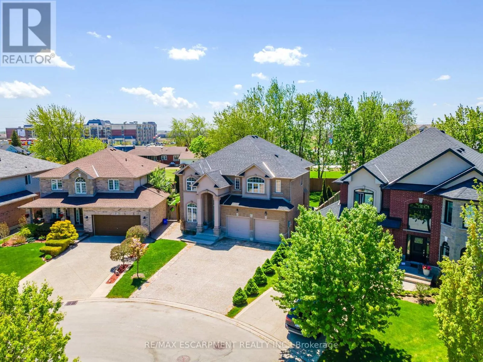 24 EDGECROFT CRESCENT