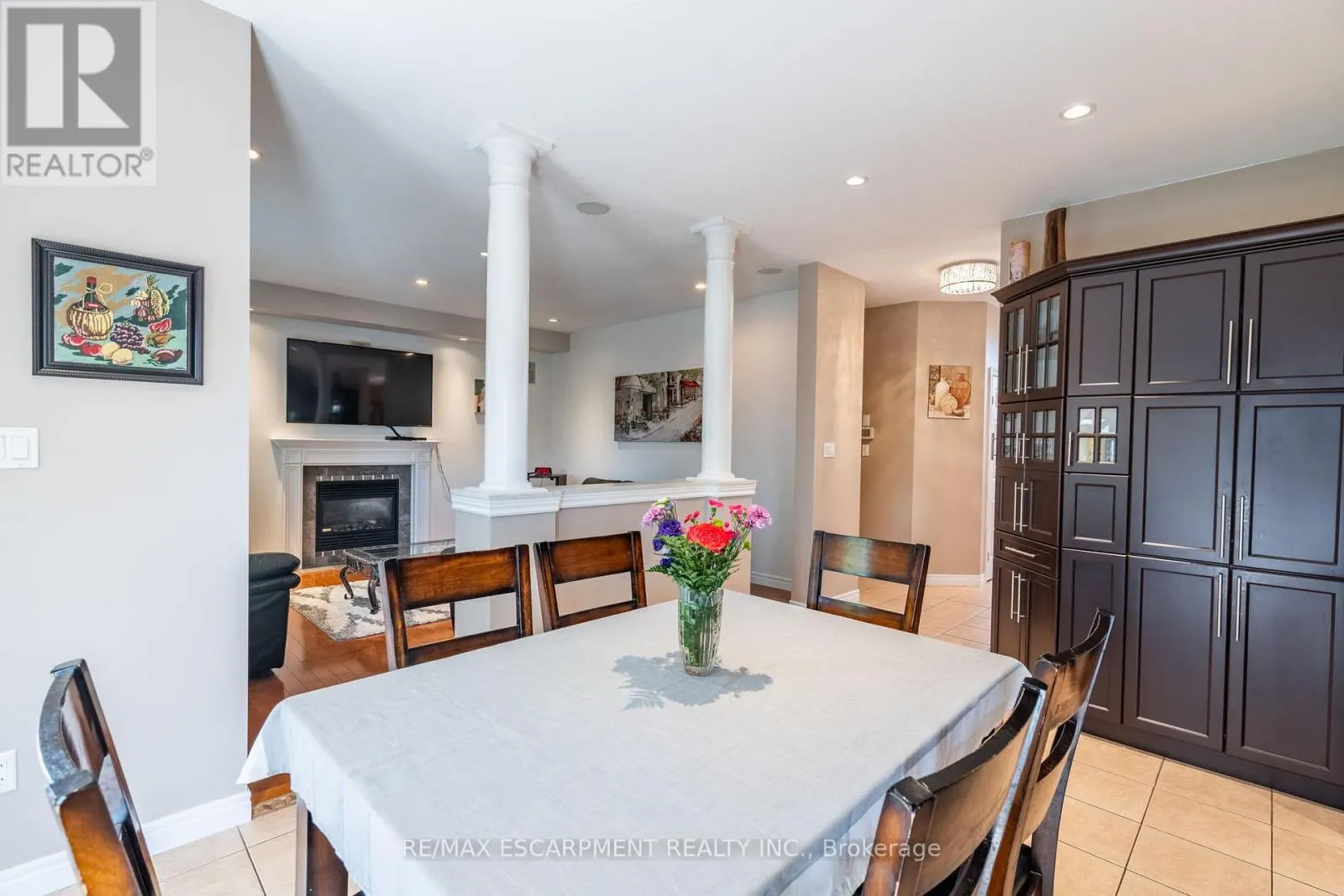 24 EDGECROFT CRESCENT