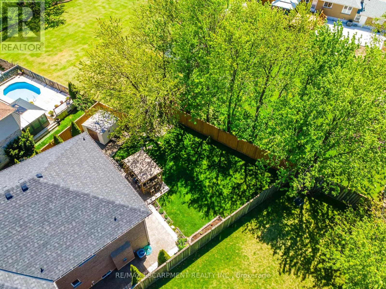 24 EDGECROFT CRESCENT