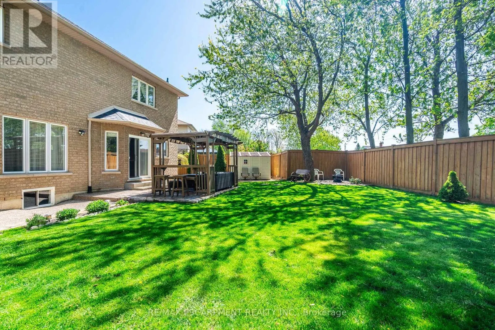 24 EDGECROFT CRESCENT
