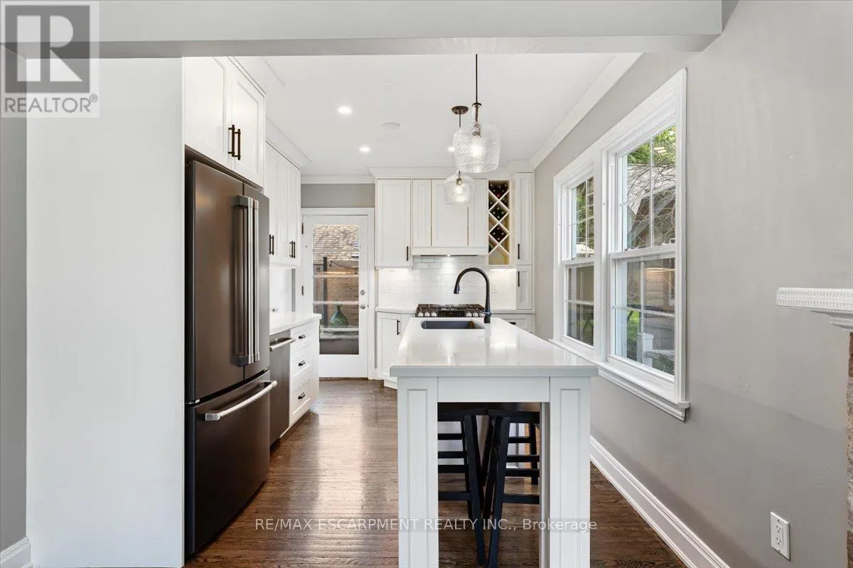 23 NELLES BOULEVARD