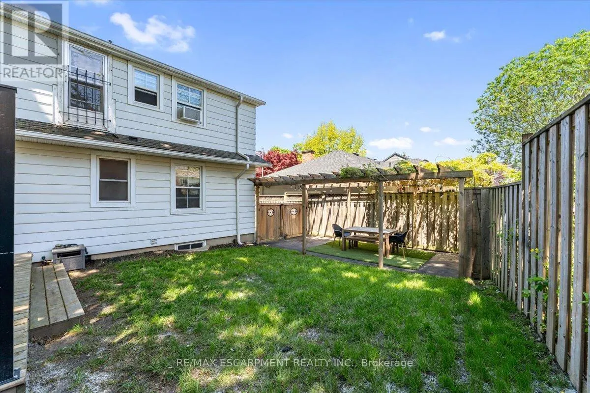 23 NELLES BOULEVARD