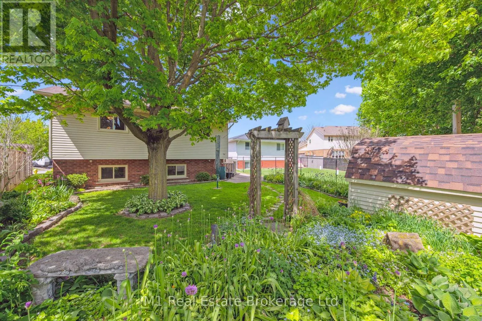 82 CRANE DRIVE