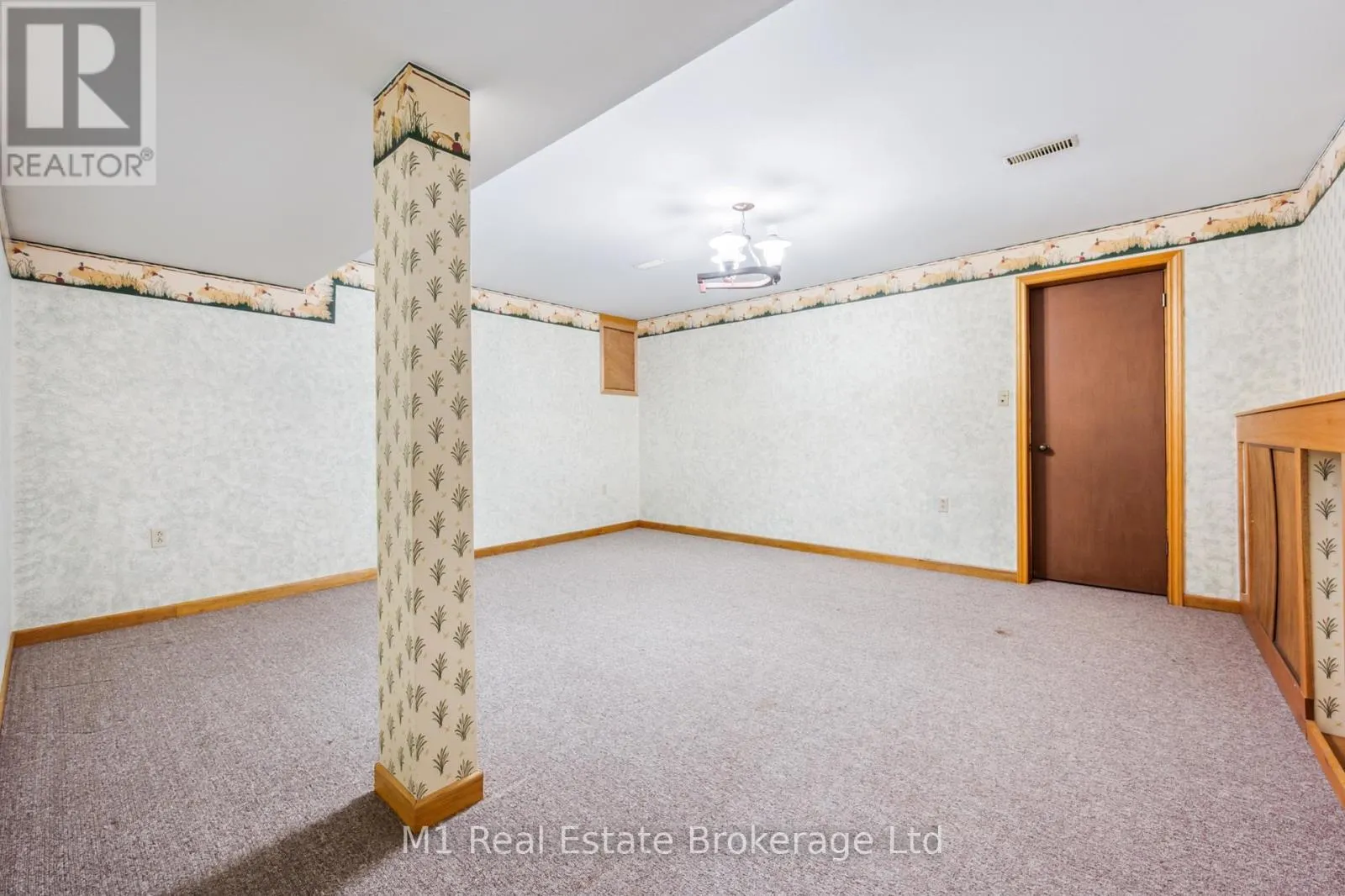 82 CRANE DRIVE