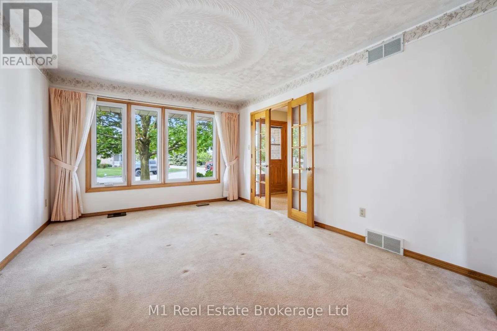 82 CRANE DRIVE