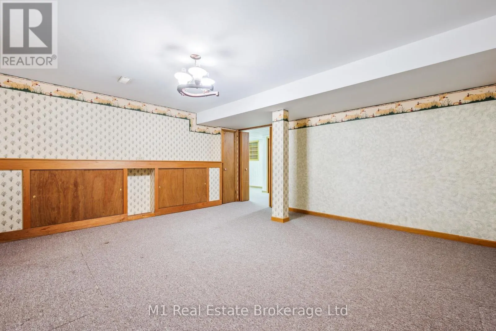 82 CRANE DRIVE