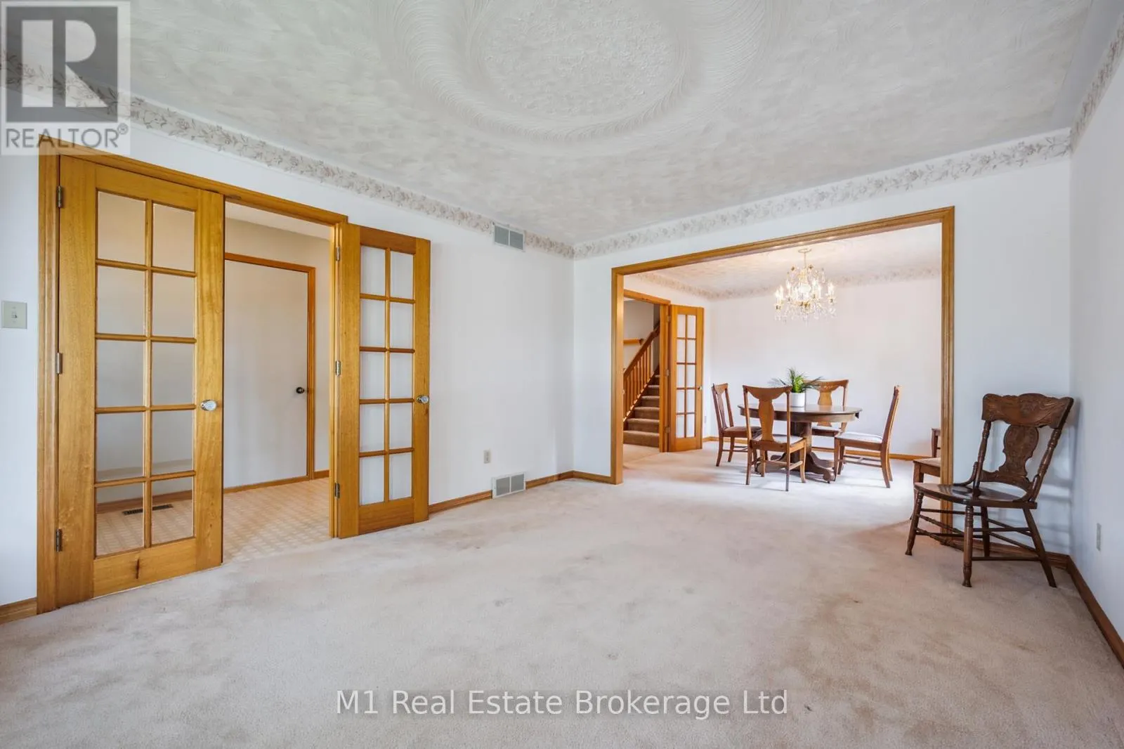 82 CRANE DRIVE