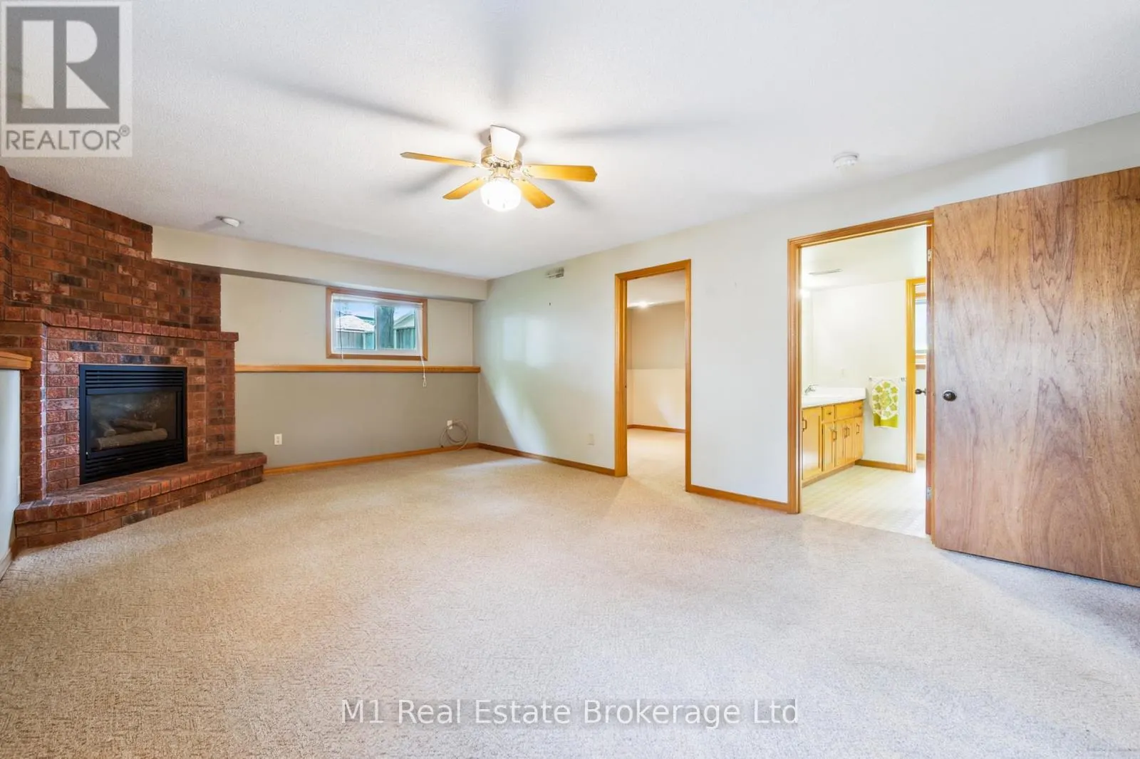 82 CRANE DRIVE