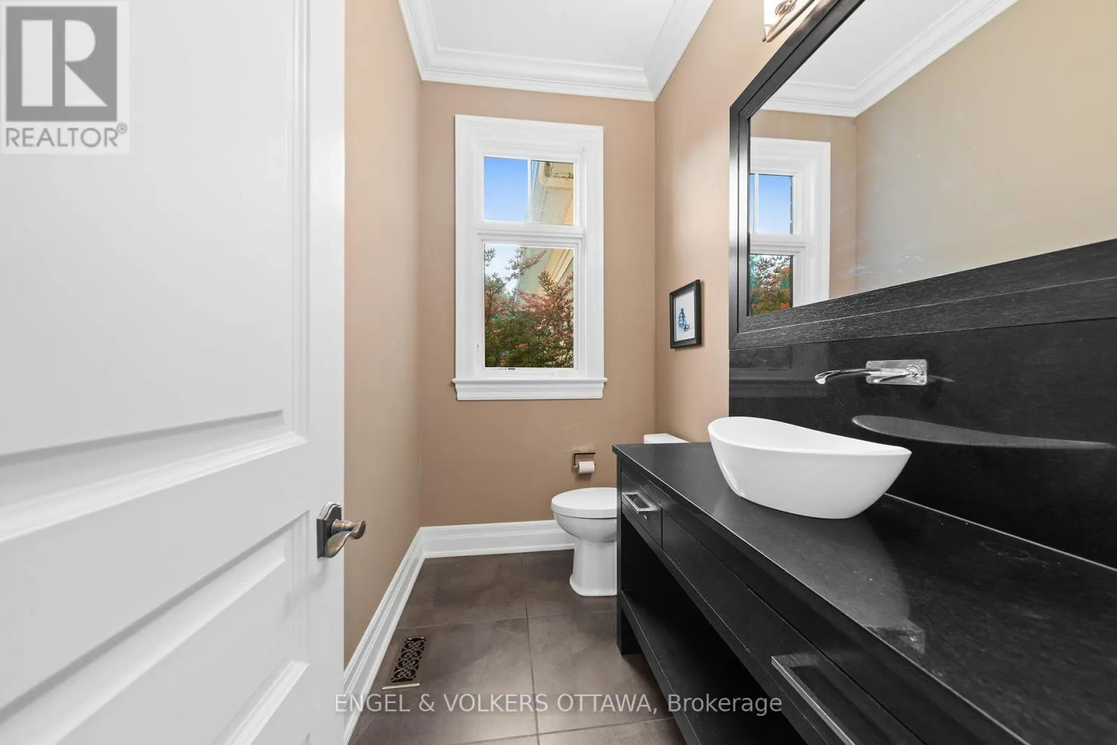 1408 BLACKHORSE COURT