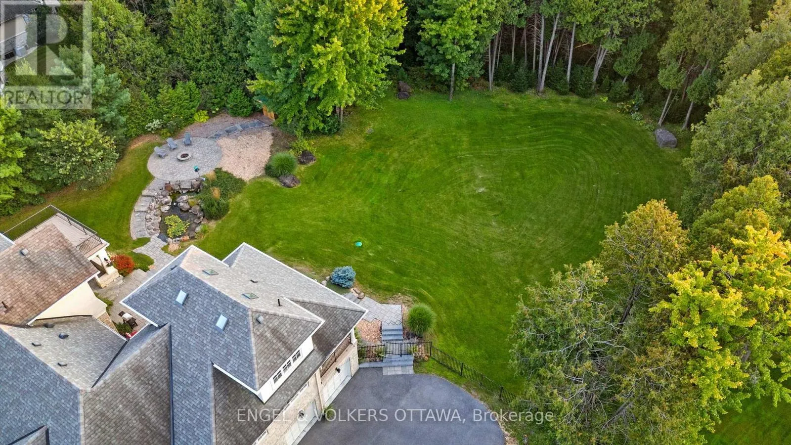 1408 BLACKHORSE COURT