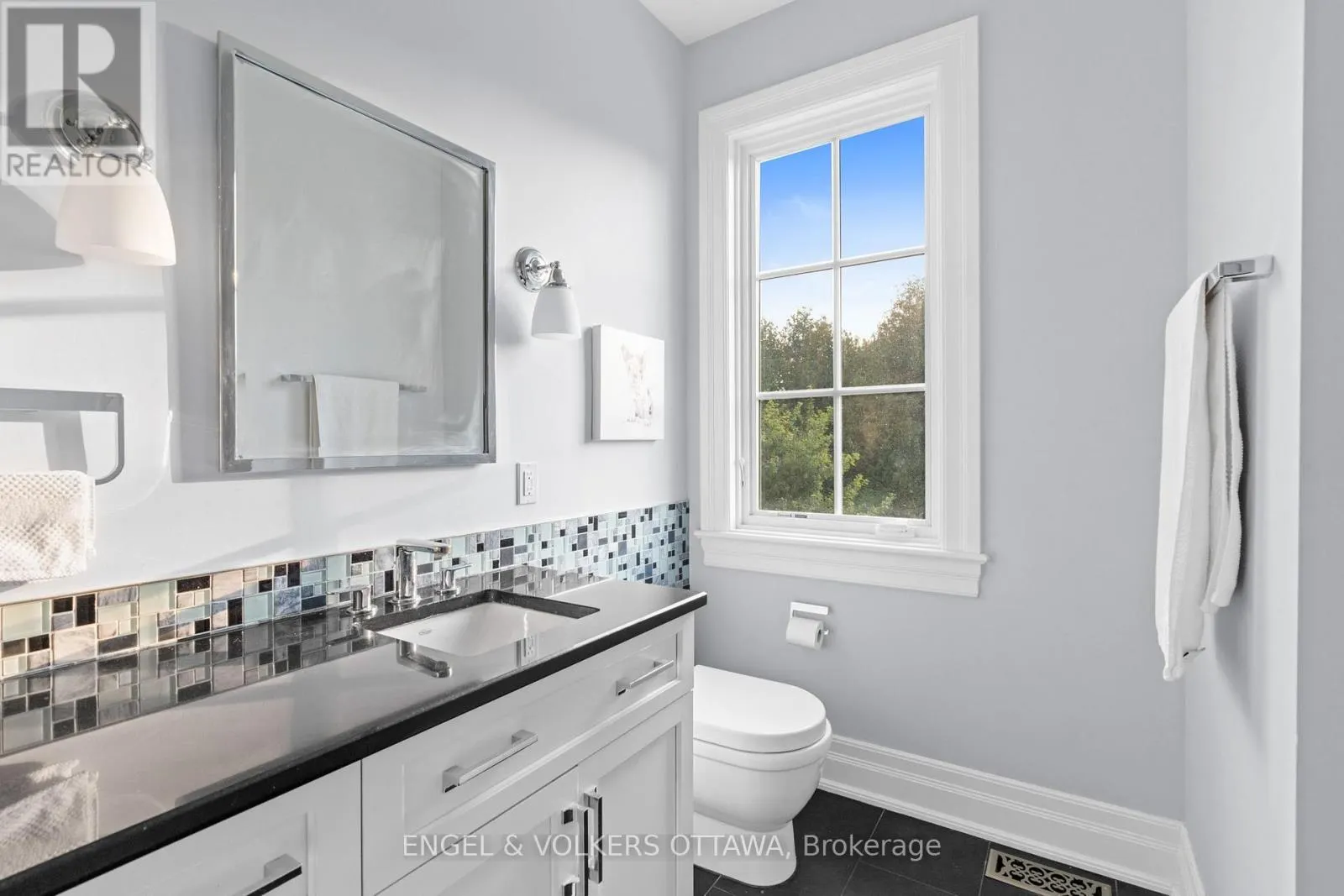 1408 BLACKHORSE COURT