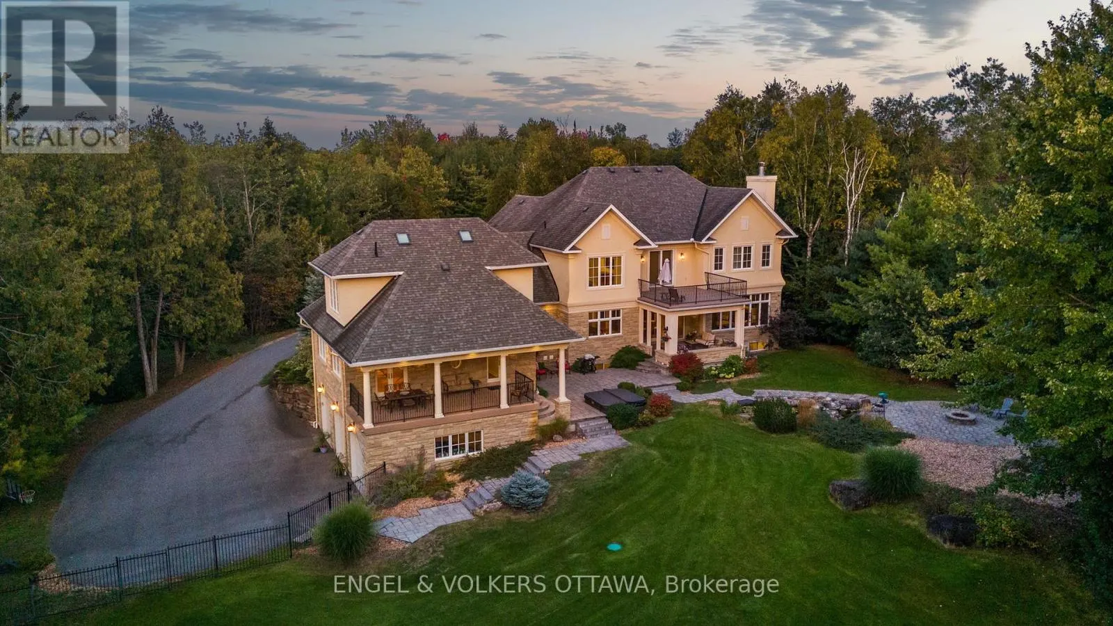 1408 BLACKHORSE COURT