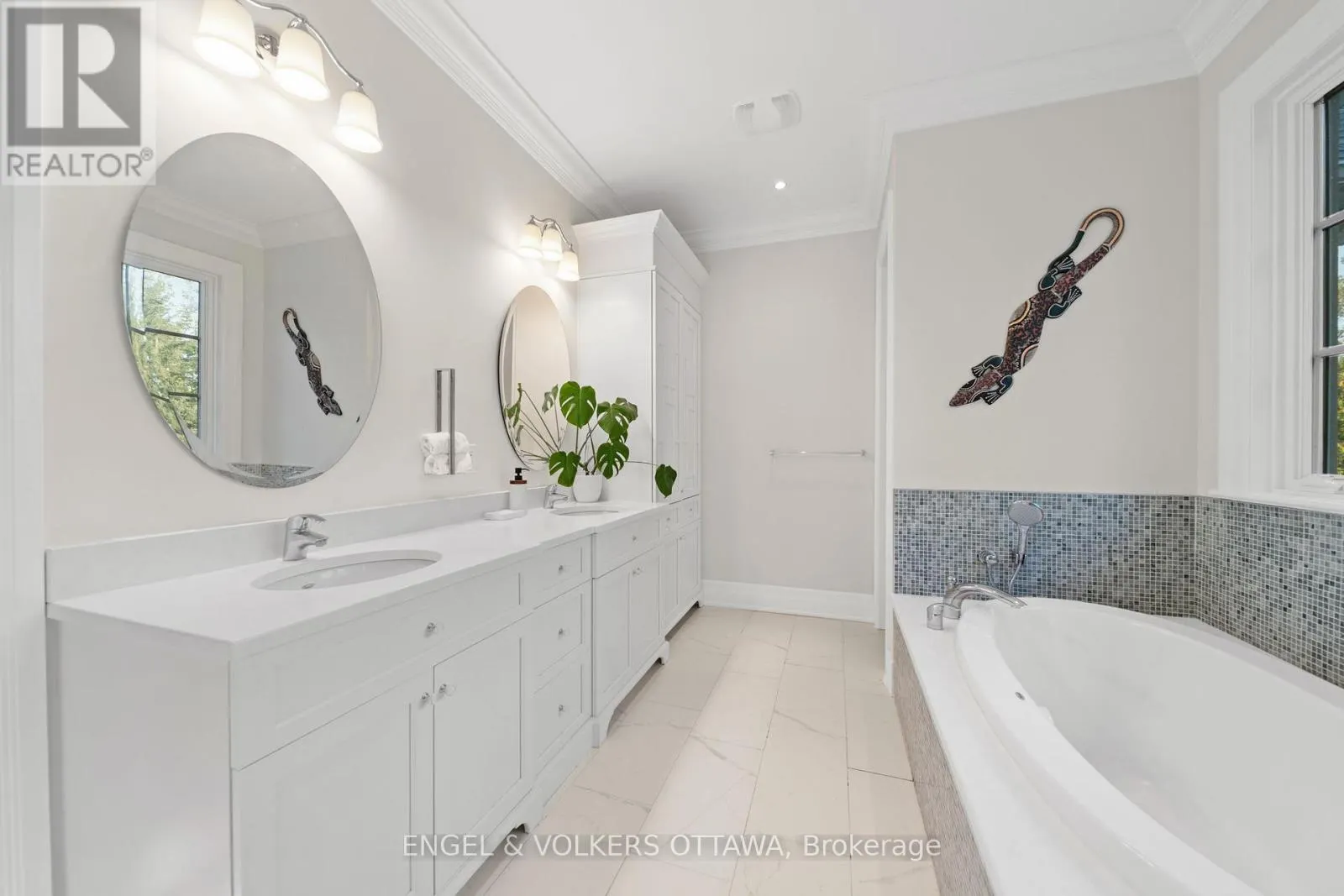 1408 BLACKHORSE COURT