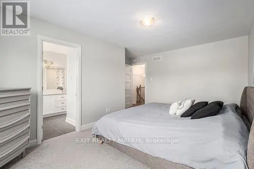 401 VOYAGEUR PLACE
