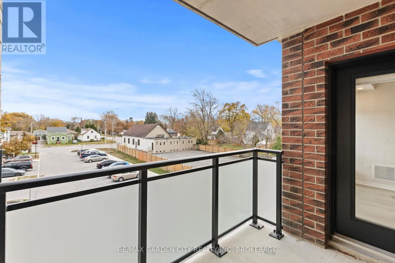 305 - 3998 VICTORIA AVENUE, #305