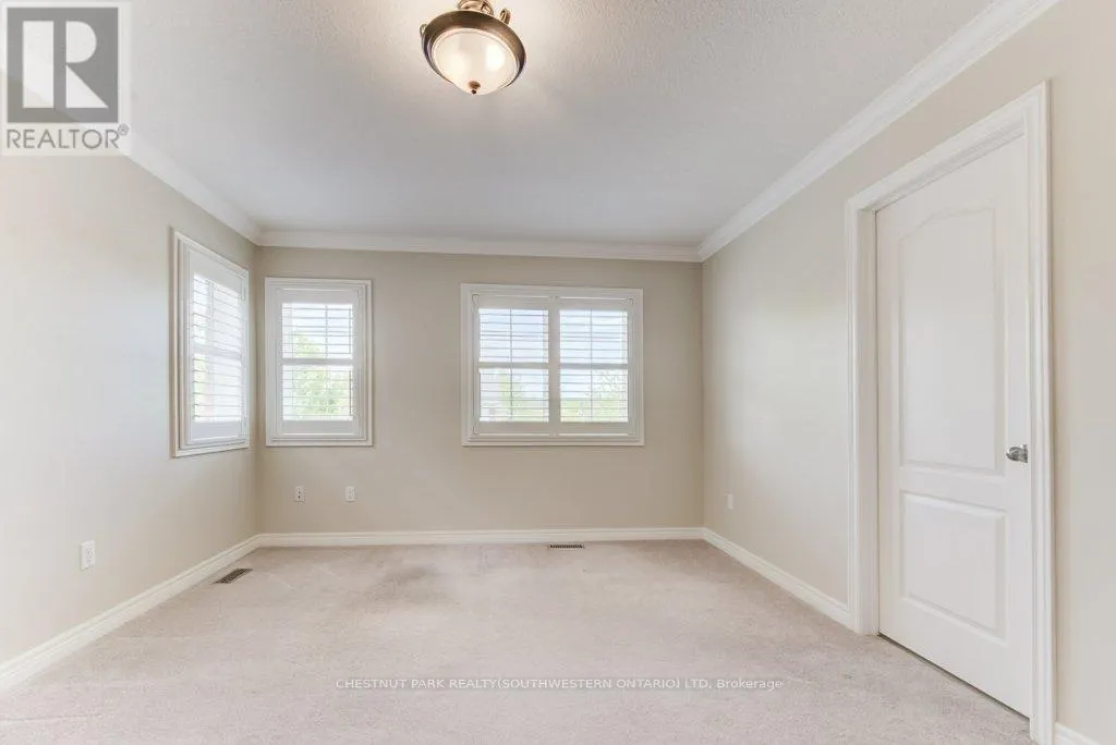 252 EDGEWATER CRESCENT