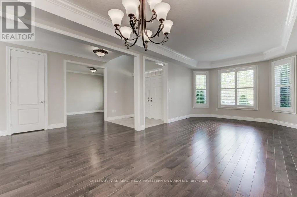 252 EDGEWATER CRESCENT
