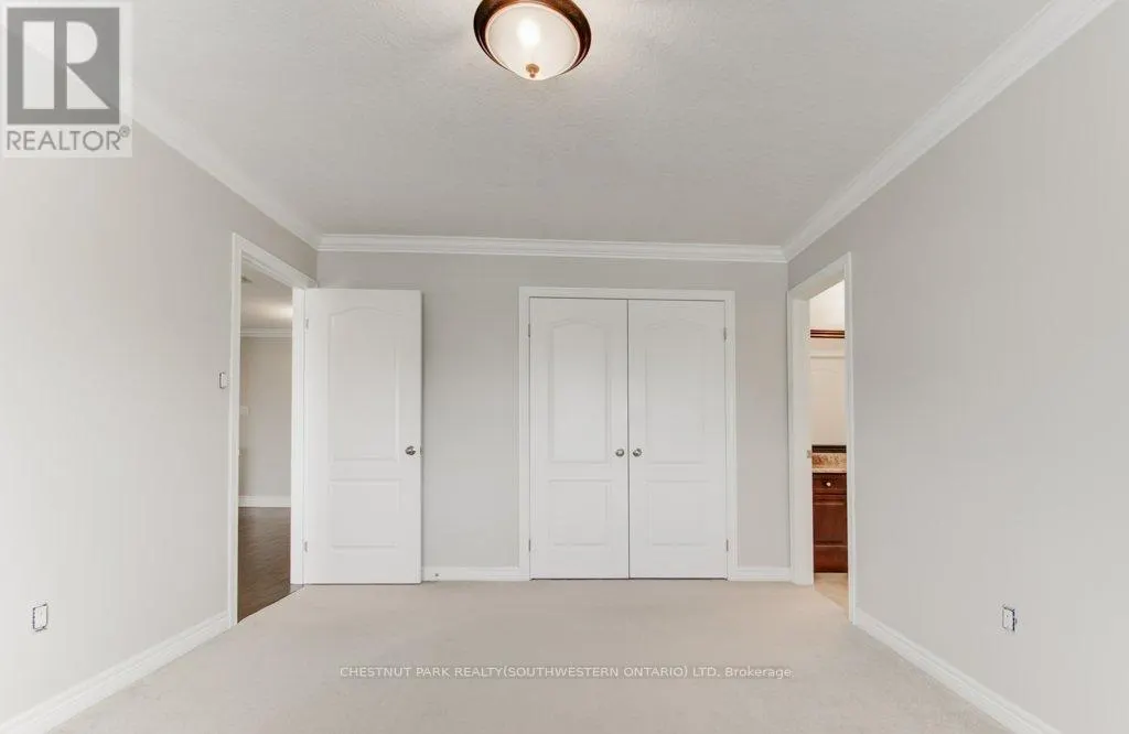 252 EDGEWATER CRESCENT