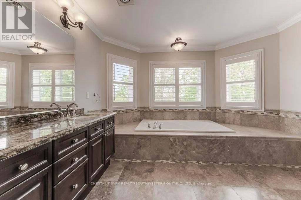 252 EDGEWATER CRESCENT