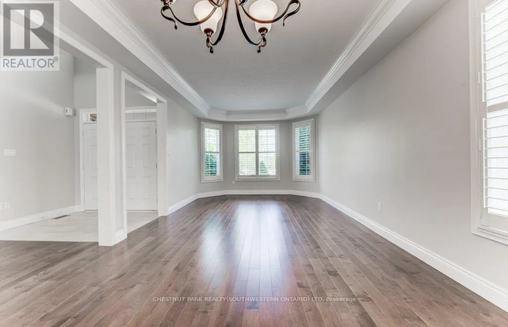 252 EDGEWATER CRESCENT
