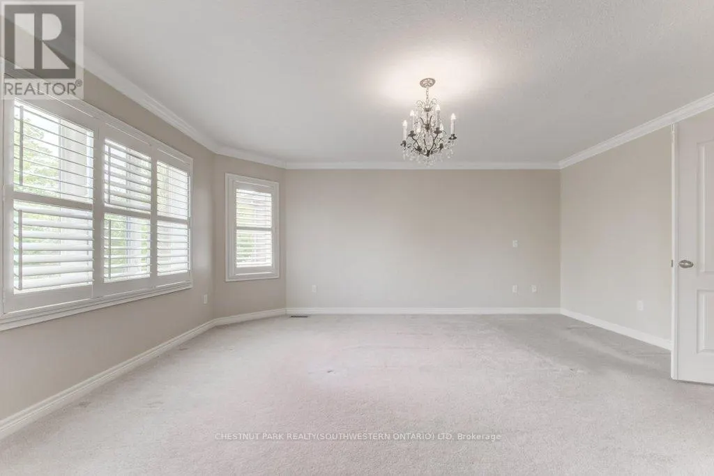 252 EDGEWATER CRESCENT