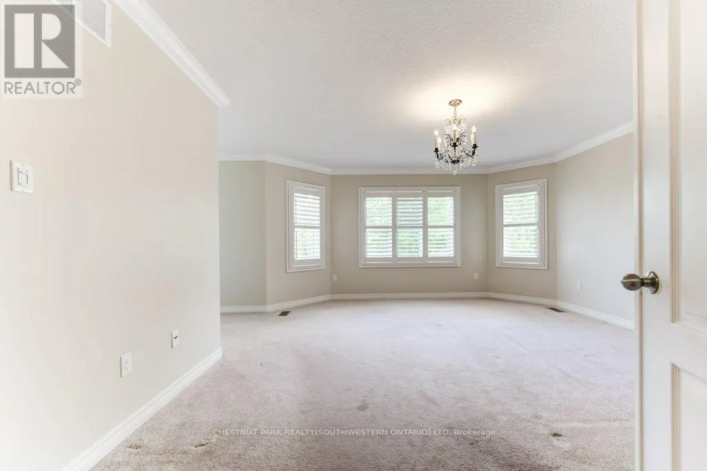 252 EDGEWATER CRESCENT