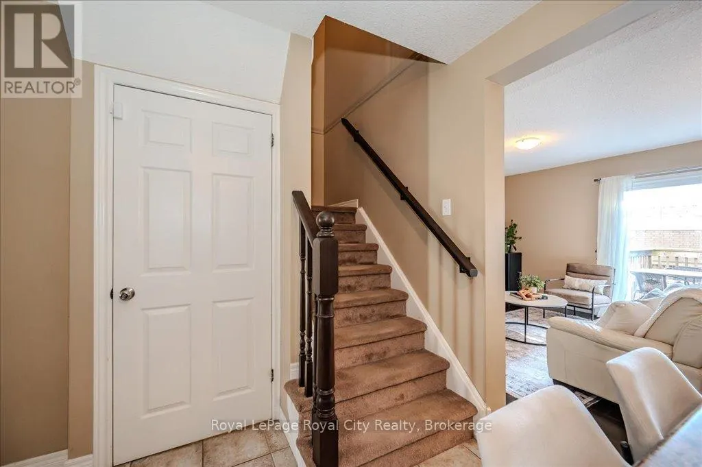 4 - 361 ARKELL ROAD, #4