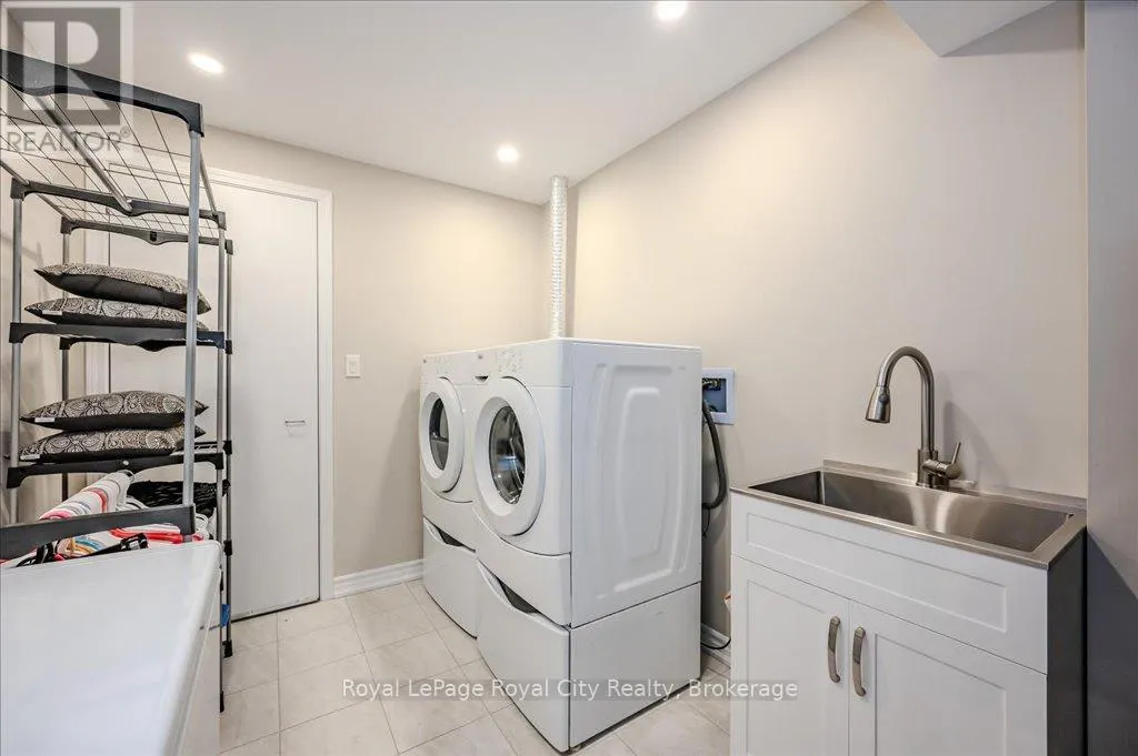 4 - 361 ARKELL ROAD, #4